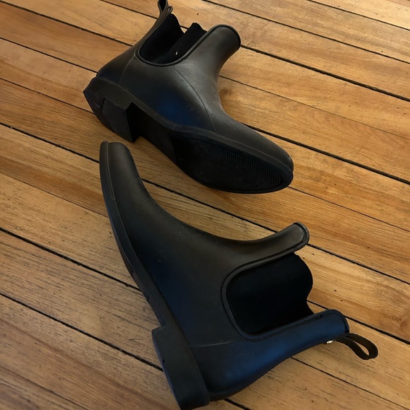 Black Chelsea boots - Picture 3 of 4